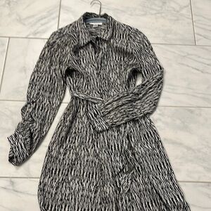 Like new Motherhood Maternity size mediumElegant Black and White Patterned Dress